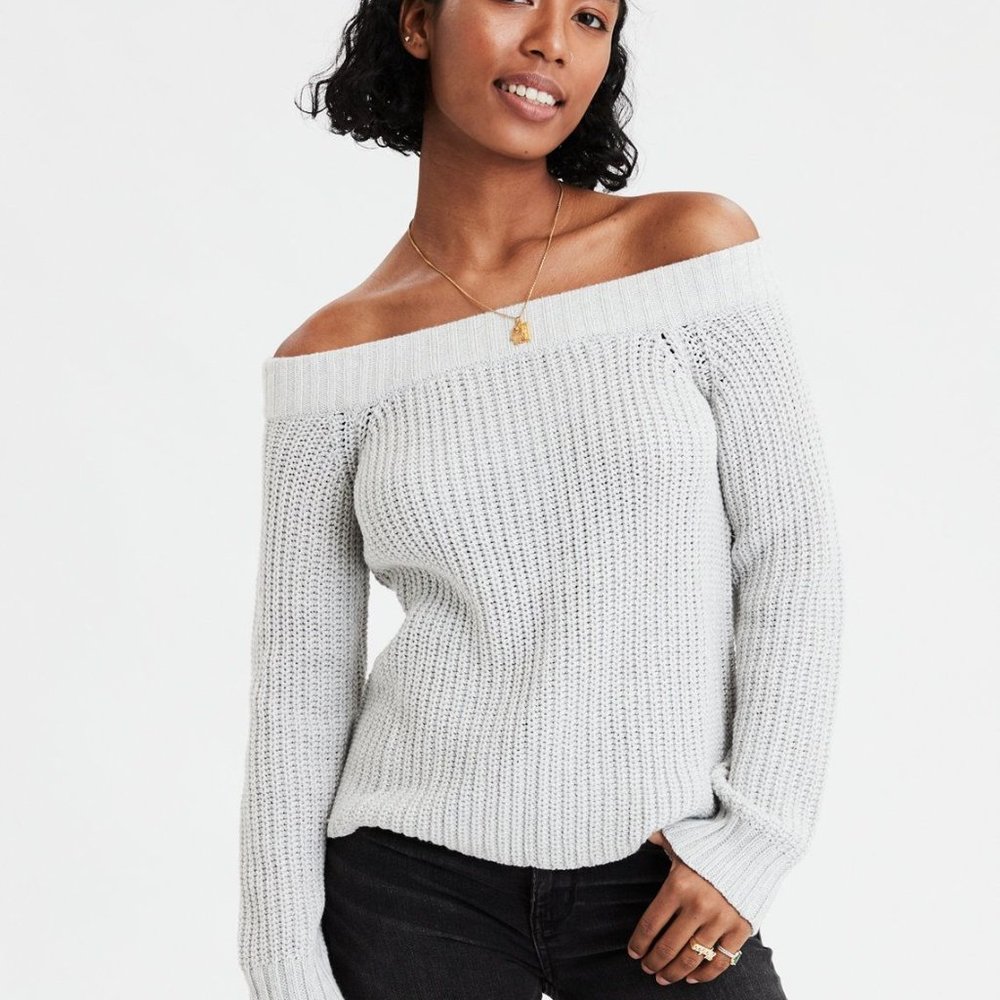 American Eagle off the shoulder sweater light gray